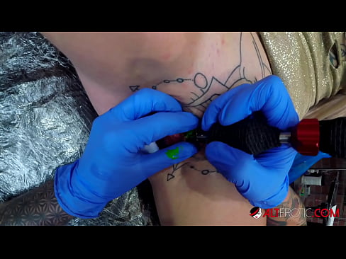 ❤️ tattooed ທີ່ສຸດ Hottie Sully Savage ໄດ້ຮັບ tattoo ສຸດ clitoris ຂອງນາງ ໜັງໂປ້ ຢູ່ຄອມ lo.befuck-net.ru ❌